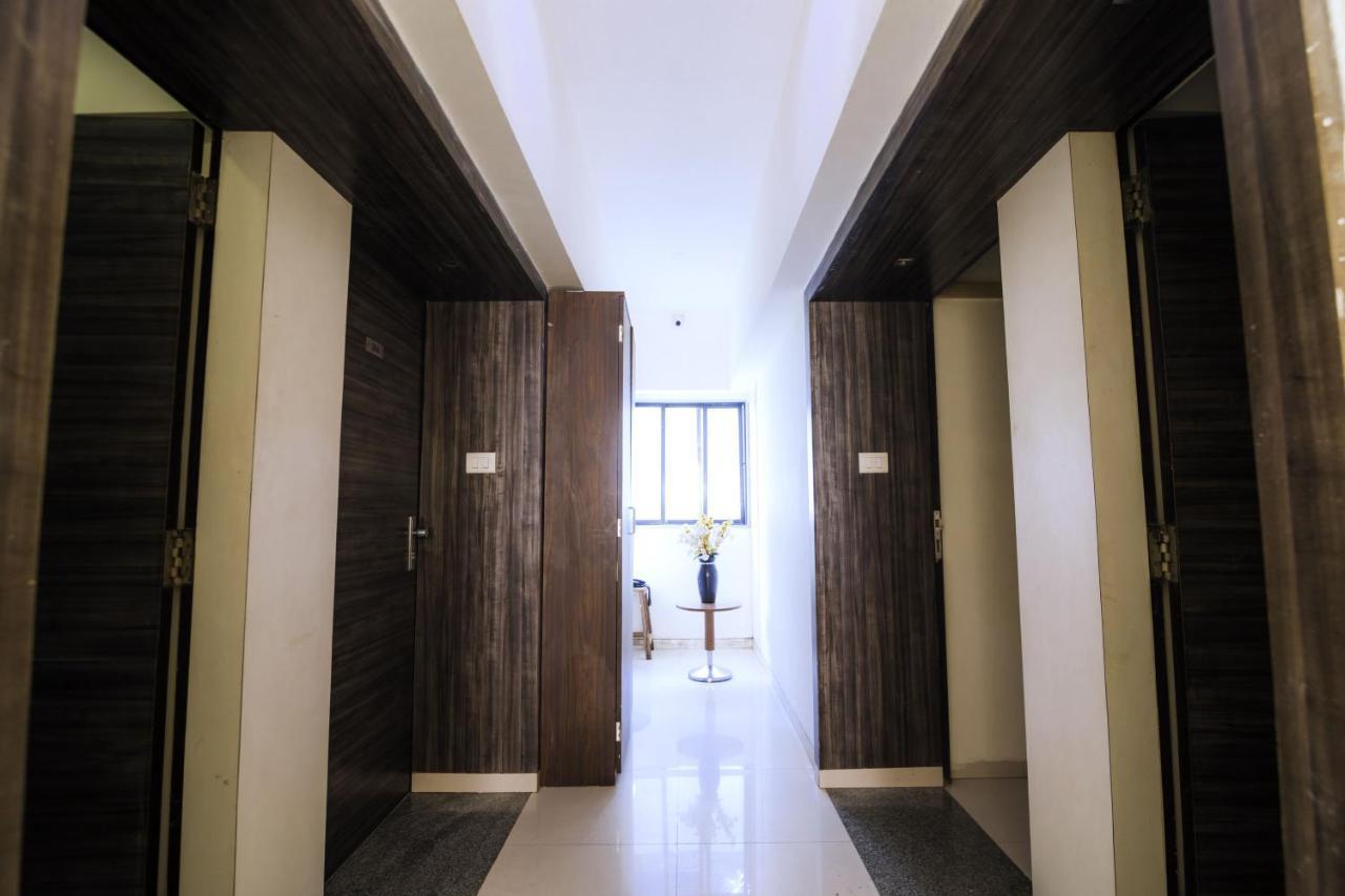 Hotel Monarch Guestline In Midc Rabale, ナビムンバイ エクステリア 写真