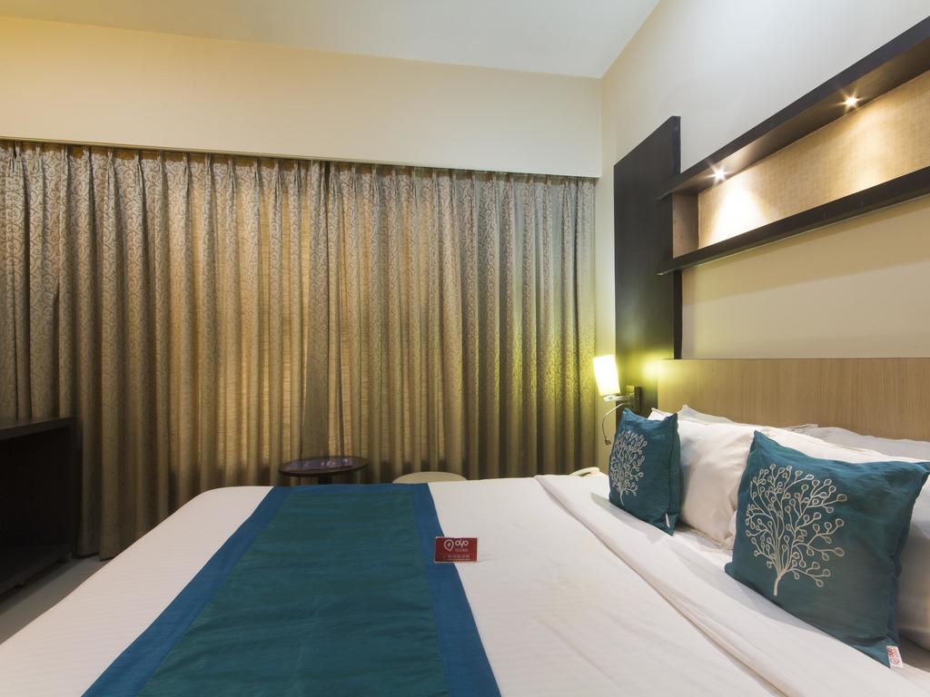 Hotel Monarch Guestline In Midc Rabale, ナビムンバイ エクステリア 写真