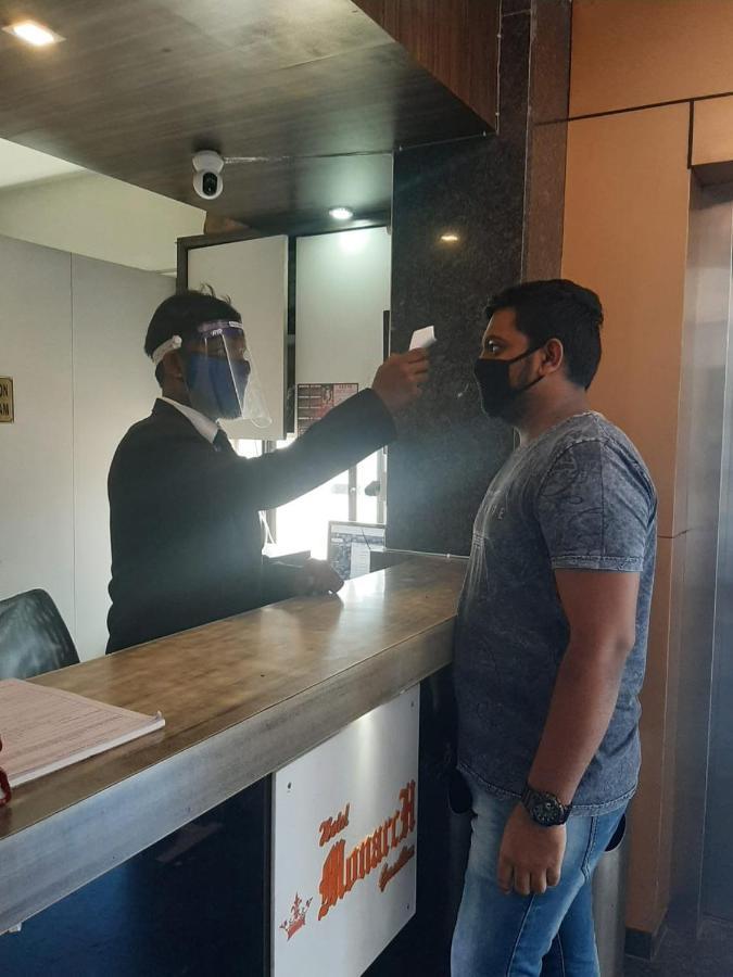 Hotel Monarch Guestline In Midc Rabale, ナビムンバイ エクステリア 写真