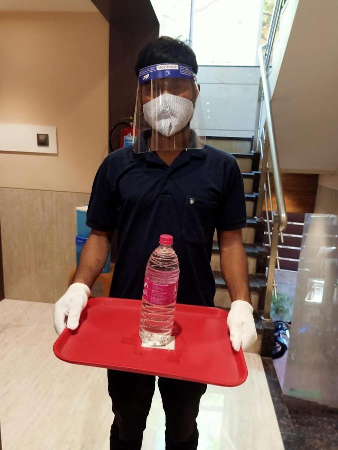 Hotel Monarch Guestline In Midc Rabale, ナビムンバイ エクステリア 写真
